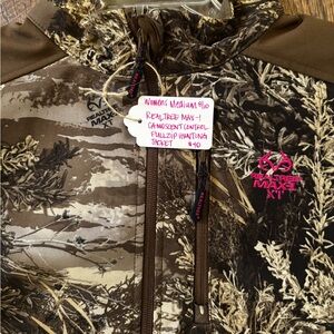 Women’s Medium RealTree zip up